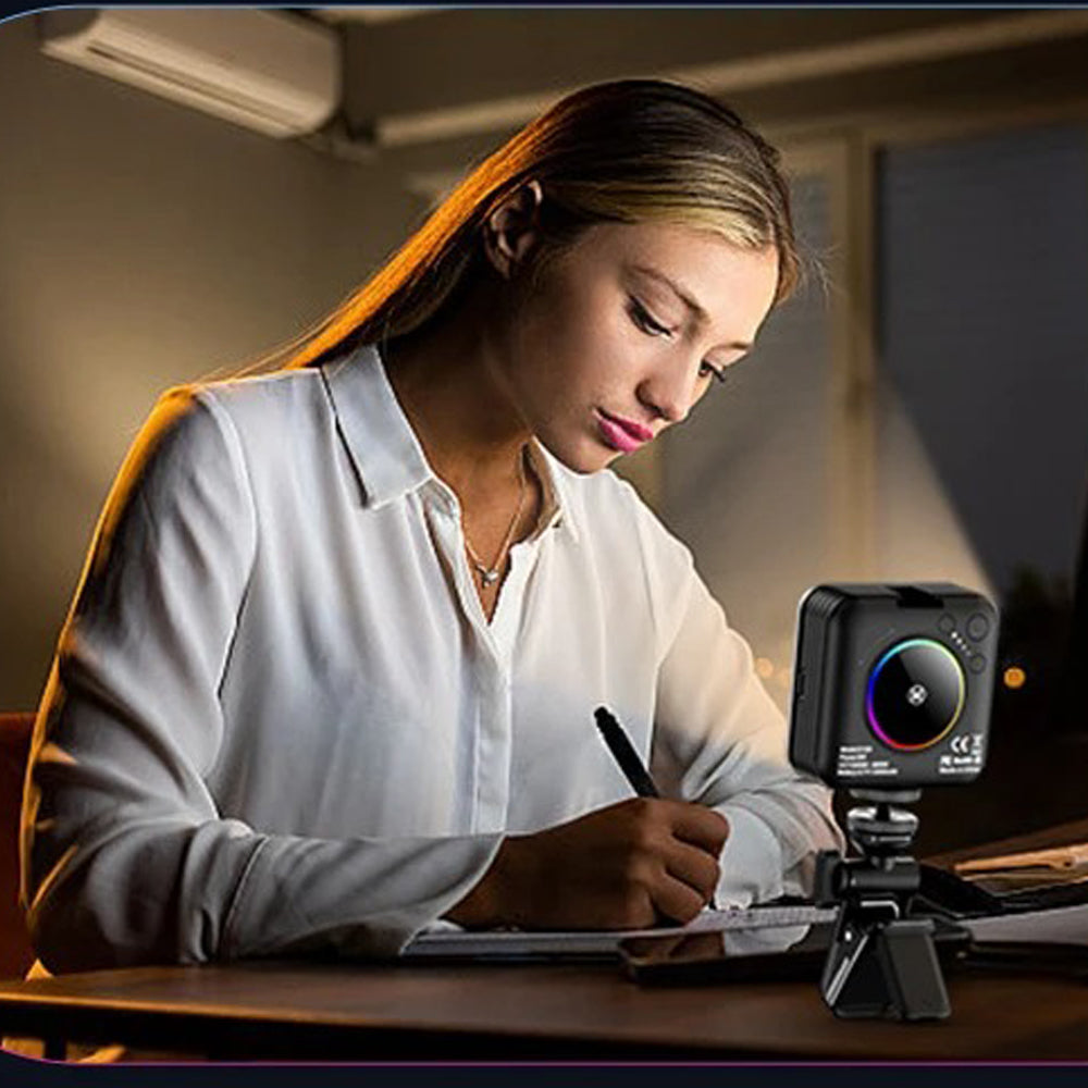 Luxury Portable RGB Video Fill Light with 2000mAh Battery, 2500–9000K Adjustable Color Temperature, CRI95 Pocket Light for Vlog & Livestream