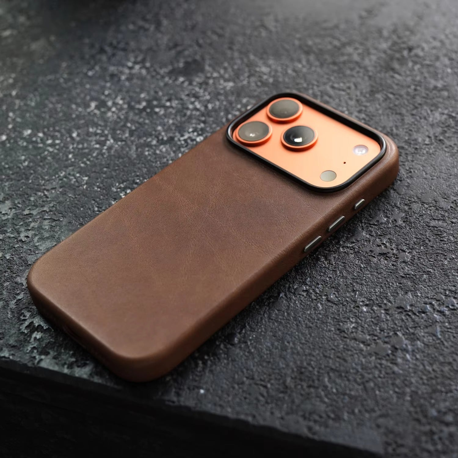Luxury iPhone Case — MagSafe Genuine Cowhide Leather Cover with Retro Full-Body Design and Anti-Fingerprint Magnetic Protection
