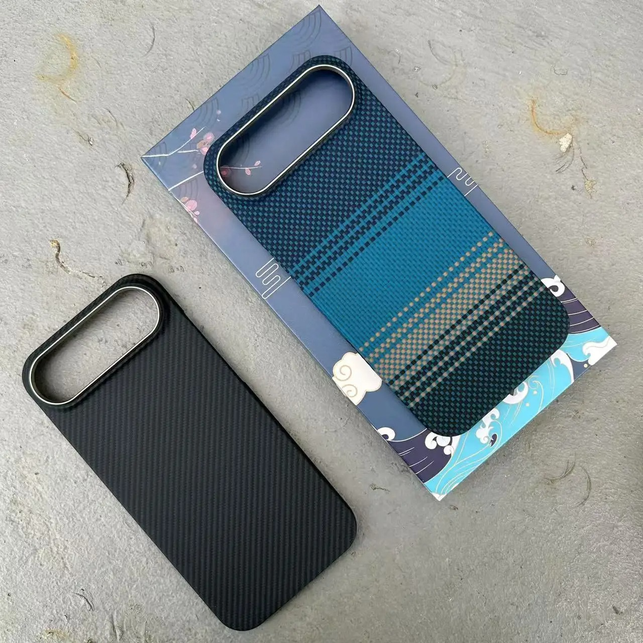 Luxury iPhone Case — Ultra-Thin Real Carbon Fiber MagSafe Cover with Aramid Kevlar Armor Protection, Matte Anti-Fingerprint Non-Slip Full-Coverage Design
