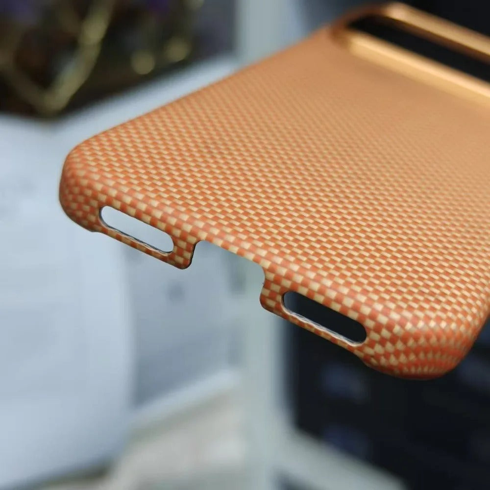 Luxury iPhone Case — Magnetic Carbon Aramid Fiber Cover with Kevlar Build, Shockproof Protective Design and Full-Body Mobile Protection