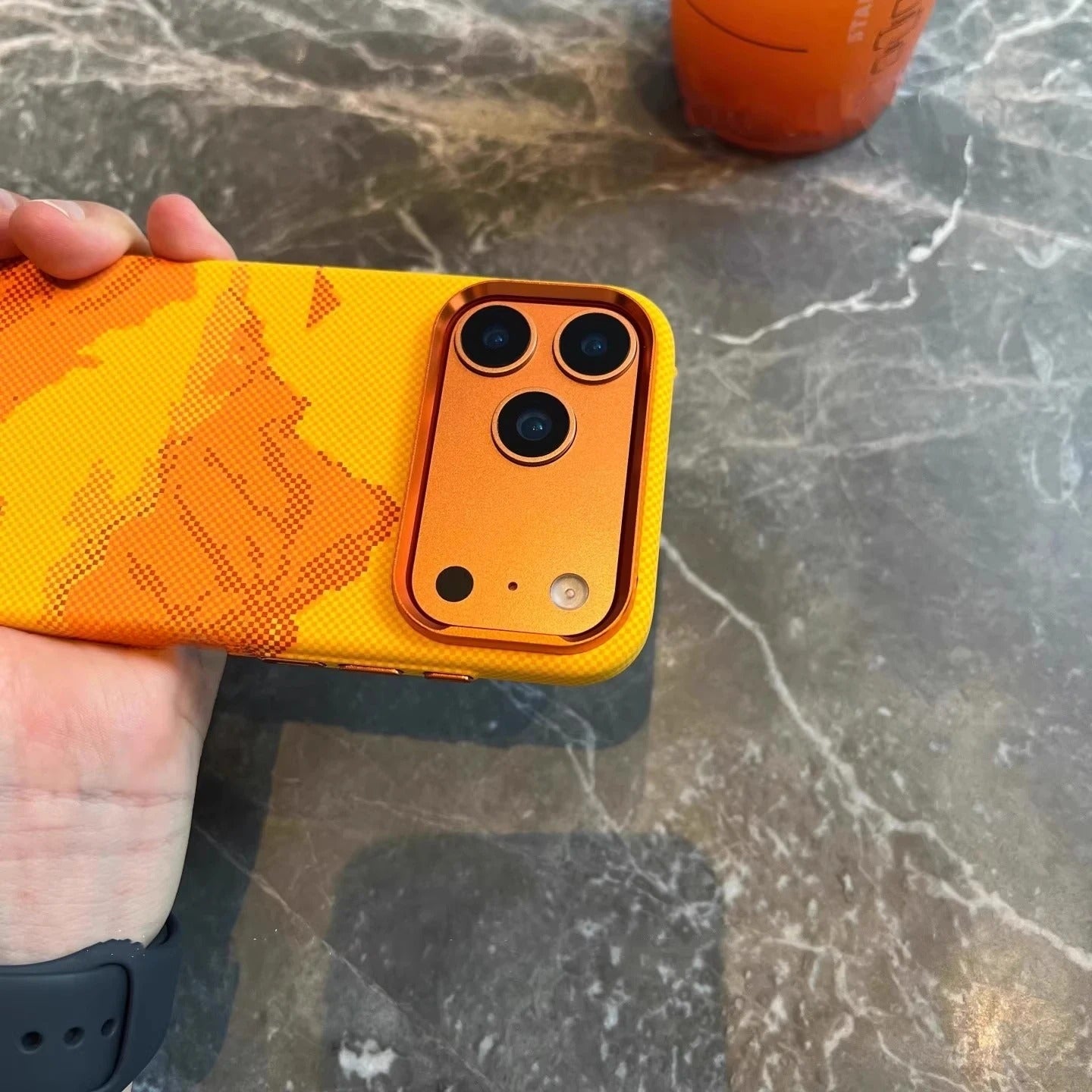 Luxury iPhone Case — Magnetic, Shockproof 600D Kevlar Carbon-Fiber Textured Thin PC Cover with MagSafe Wireless Charging Support