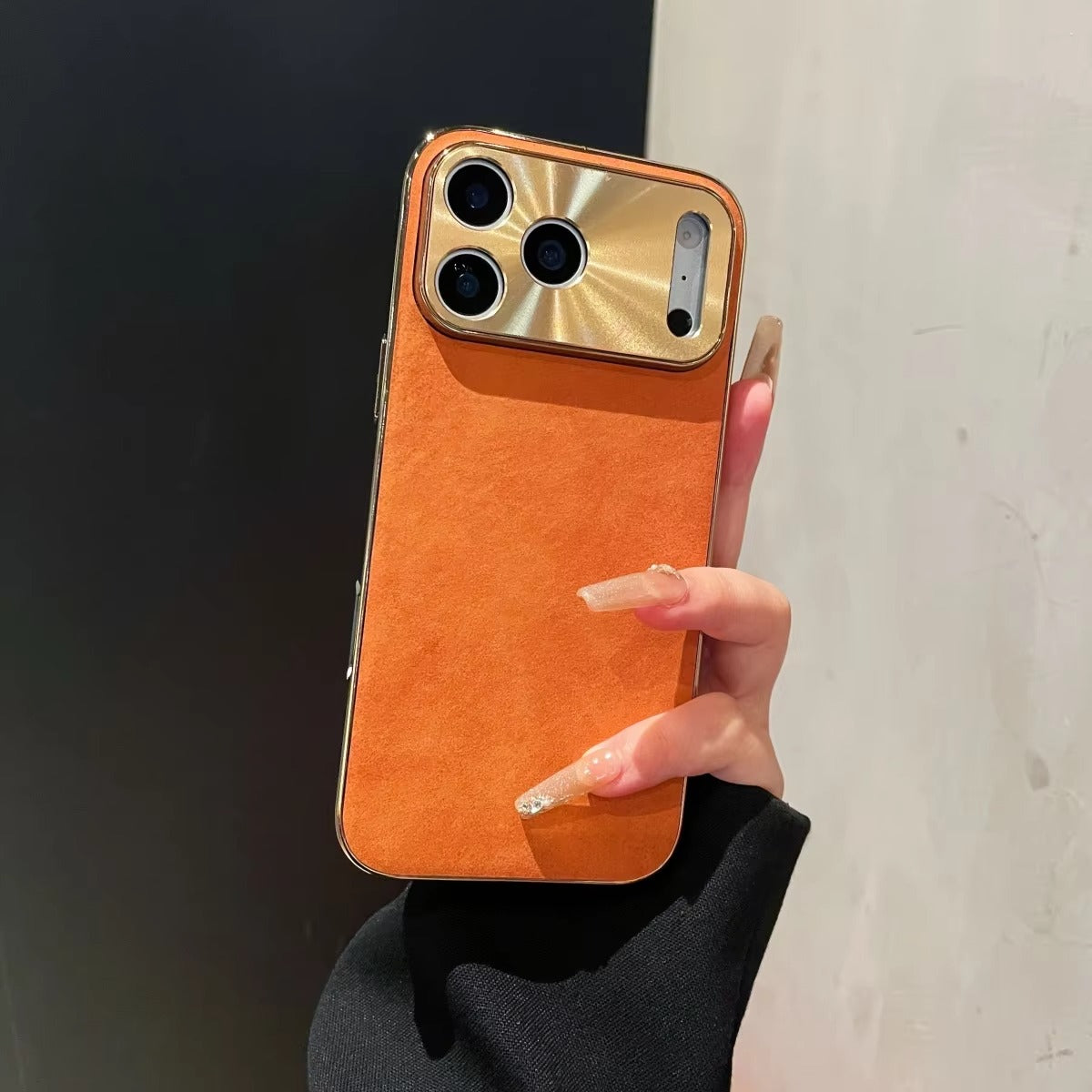 Luxury iPhone Case — Sheepskin-Texture Plating Bumper Cover with Shockproof PC Armor Design, Anti-Fingerprint Lightweight Non-Slip Protection