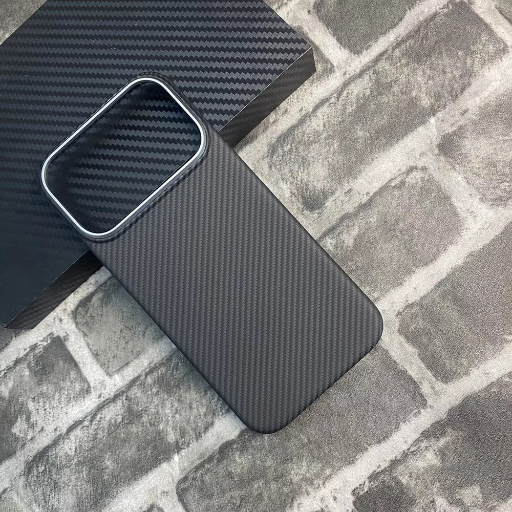 Luxury iPhone Case — Ultra-Thin Aramid Carbon Fiber MagSafe Cover with Kevlar-Grade Protection, Shock-Resistant Slim Design and Washable Finish