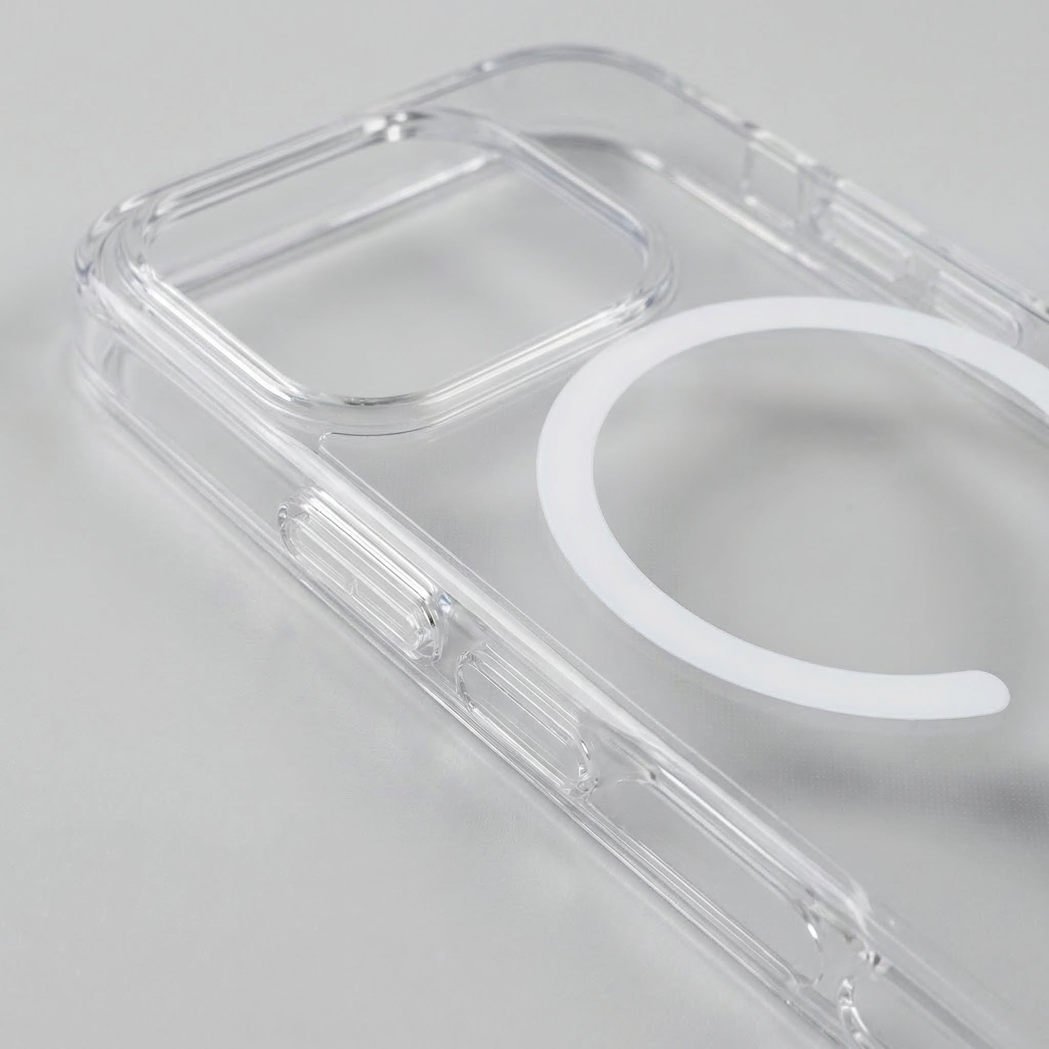 Clear Magnetic Case – Slim Transparent Design Compatible with iPhone 16 Pro Max