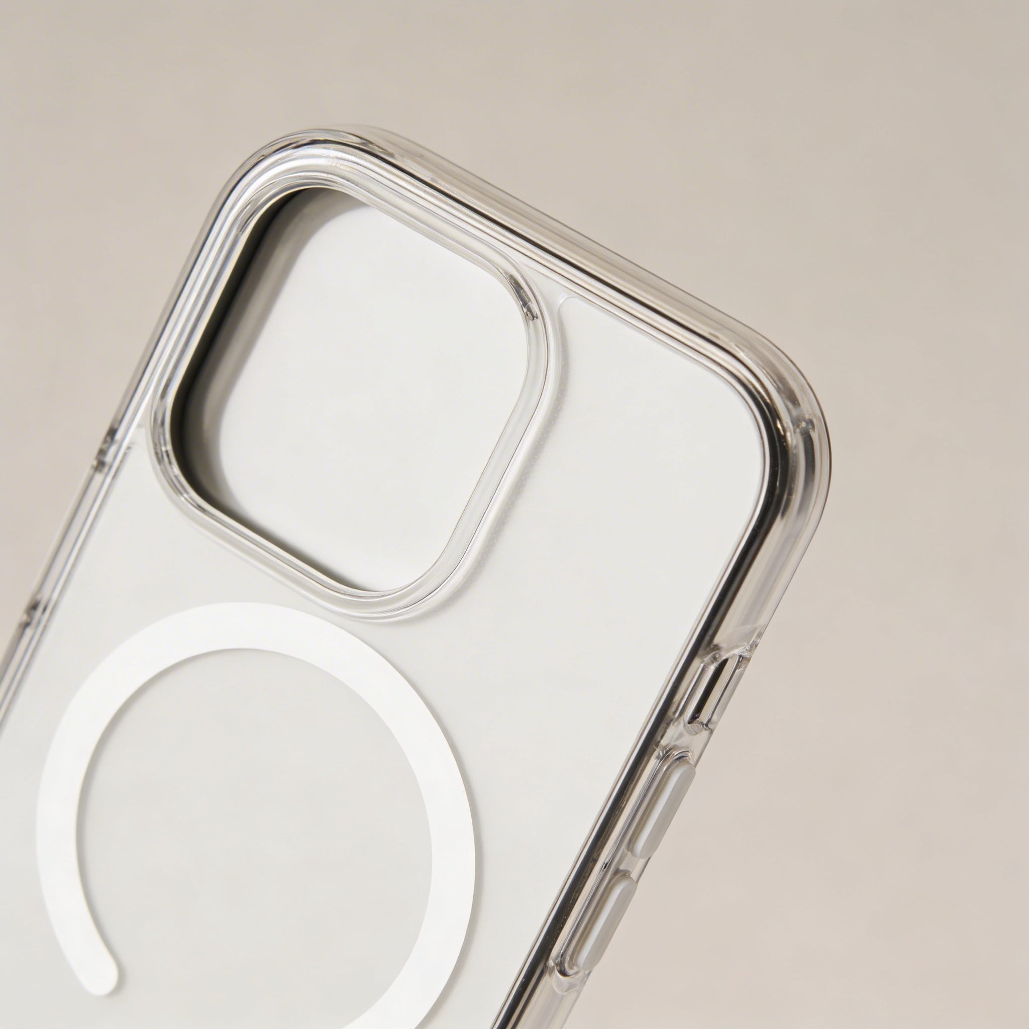 Clear Magnetic Case – Slim Transparent Design Compatible with iPhone 16 Pro Max