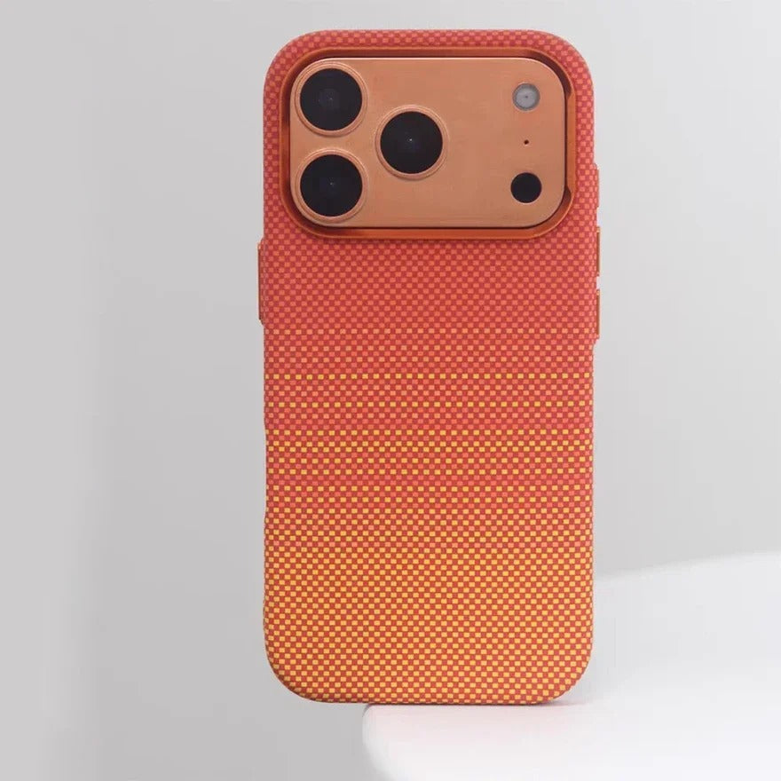 Minimalist iPhone Case — High-End Kevlar Carbon-Fiber Magnetic Cover with Slim Shockproof Design and MagSafe Wireless-Charging Compatibility