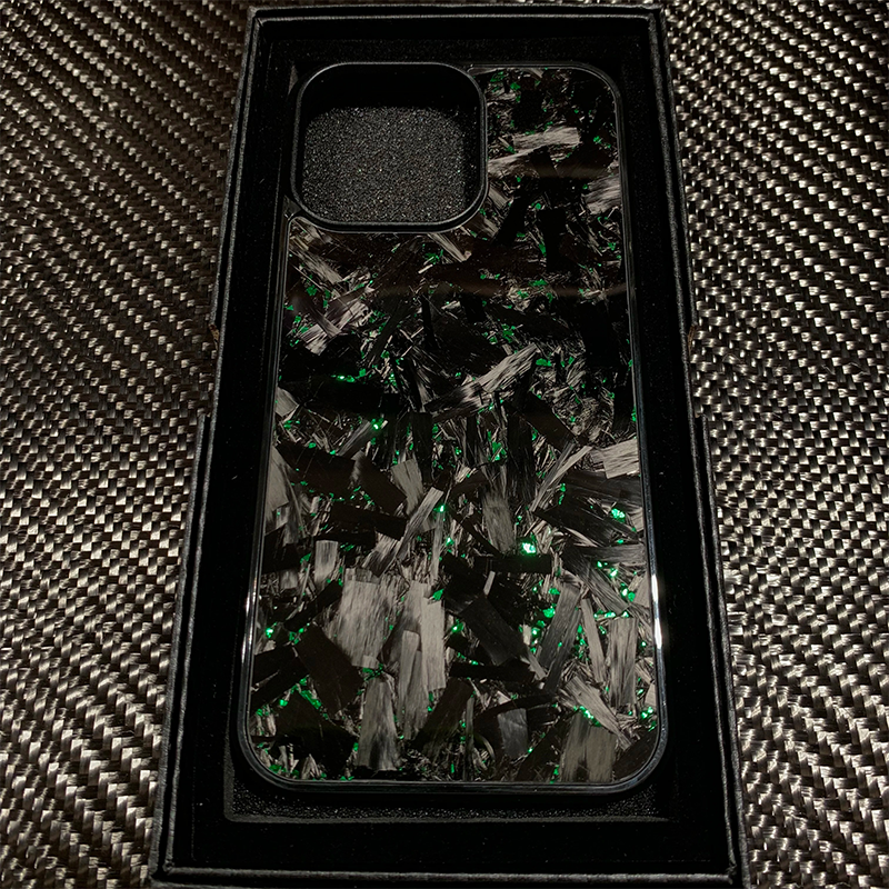 Premium iPhone Case — Real Glossy Forged Carbon Fiber Full-Coverage Magnetic Cover with MagSafe Support & Textured TPU Hybrid Design